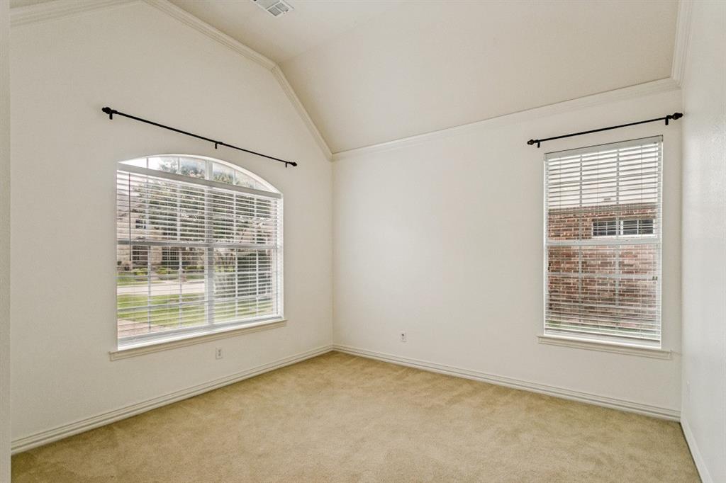 9499 Blackthorn Trail Property Photo 6