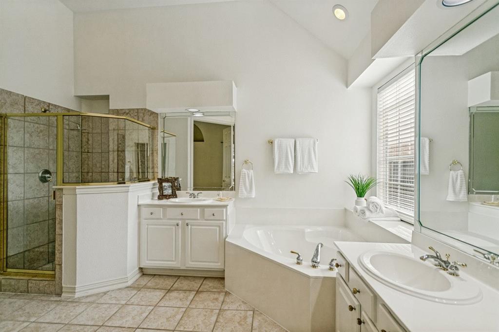 9499 Blackthorn Trail Property Photo 29