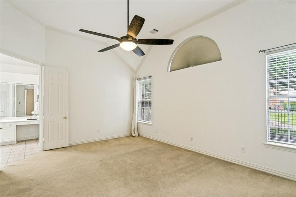 9499 Blackthorn Trail Property Photo 31