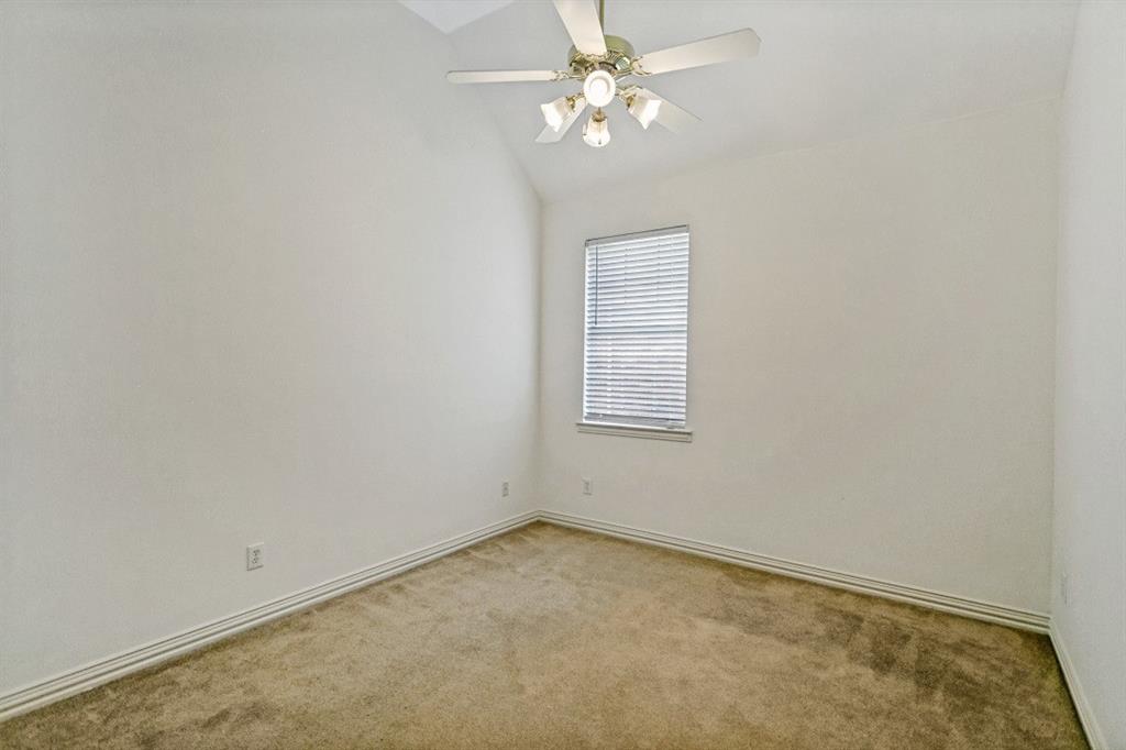 9499 Blackthorn Trail Property Photo 33