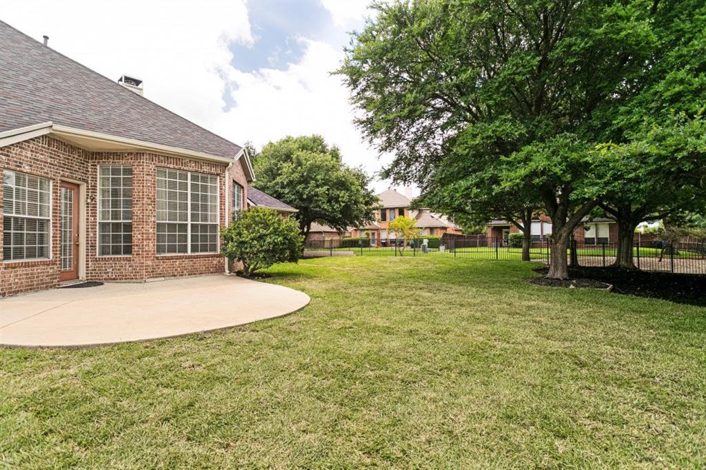 9499 Blackthorn Trail Property Photo 37