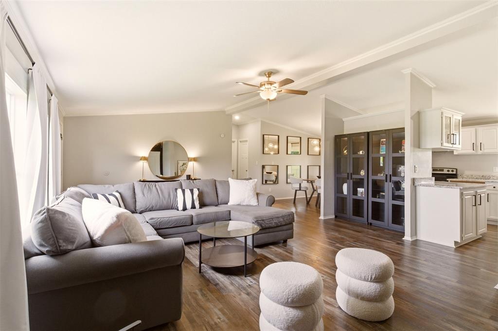 7227 Fm 2622 Property Photo 1