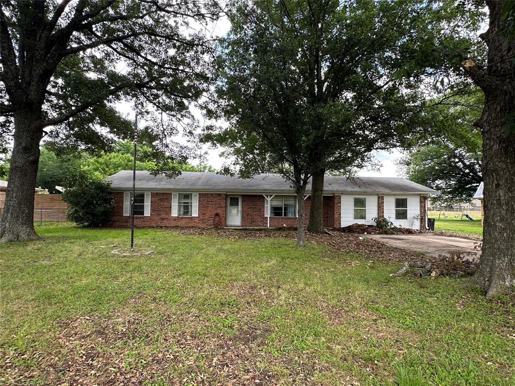 1745 Arbala Road Property Photo 1