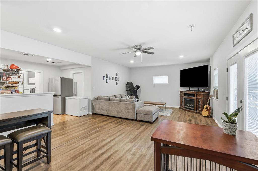 2518 Gladstone Drive Property Photo 10