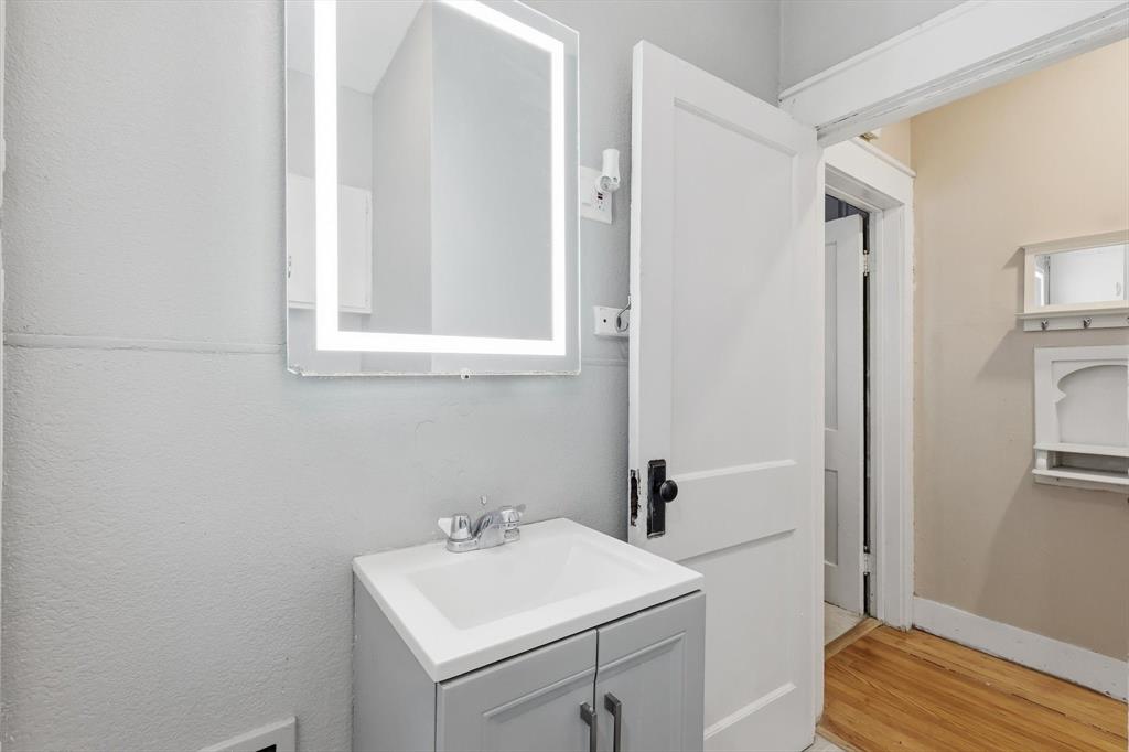 2518 Gladstone Drive Property Photo 31