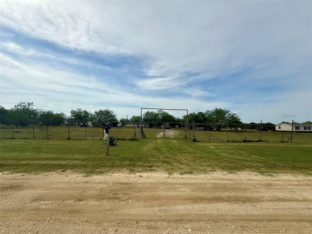 1132 Sw County Road 2348 Property Photo 1