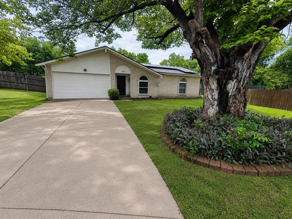 527 Shelly Court Property Photo 1
