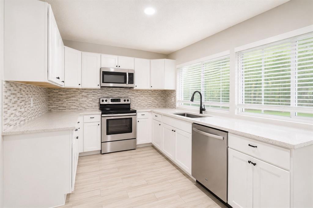 527 Shelly Court Property Photo 10