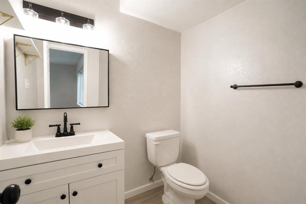 527 Shelly Court Property Photo 15