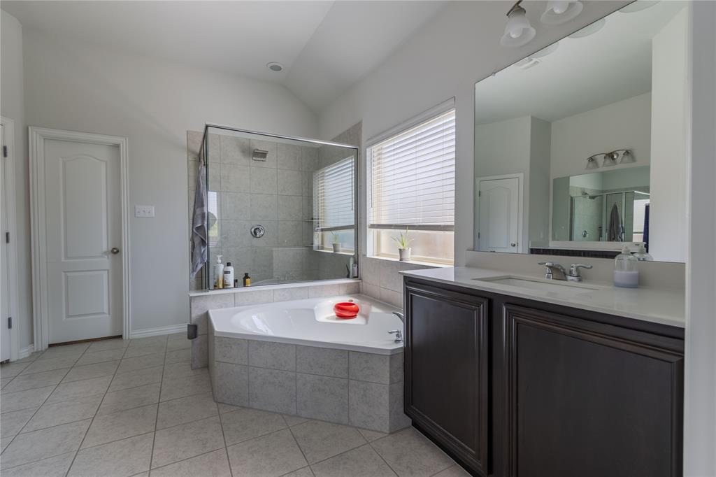 9608 Creekmere Drive Property Photo 12