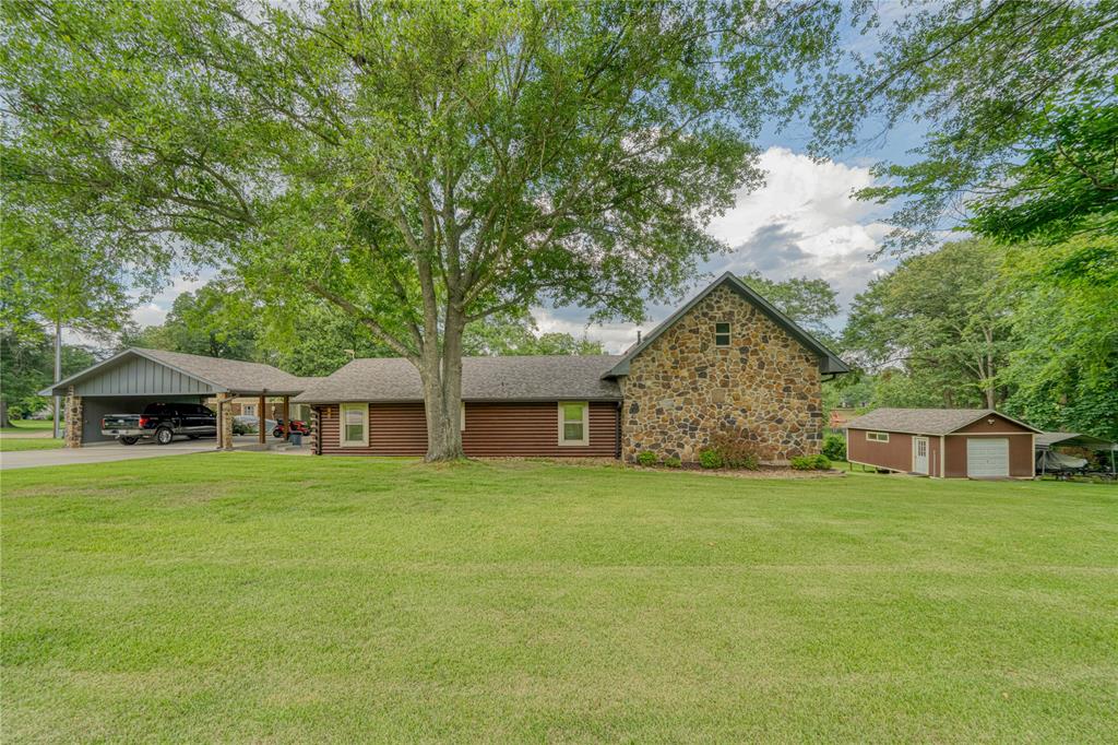 16 County Road 2131 Property Photo 37