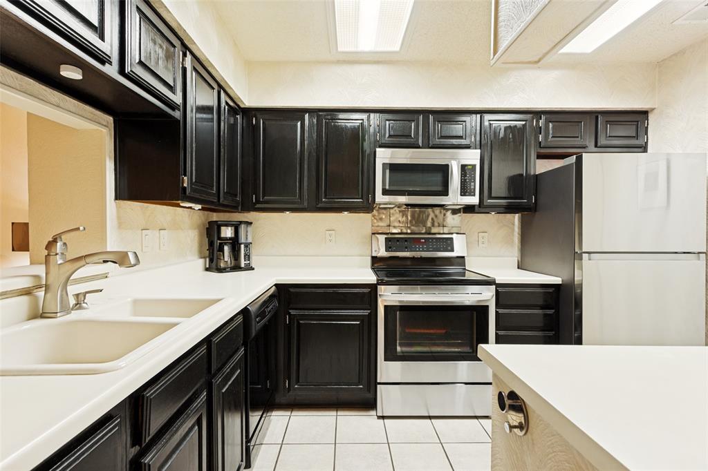 2100 Friendly Drive 3014 Property Photo 4