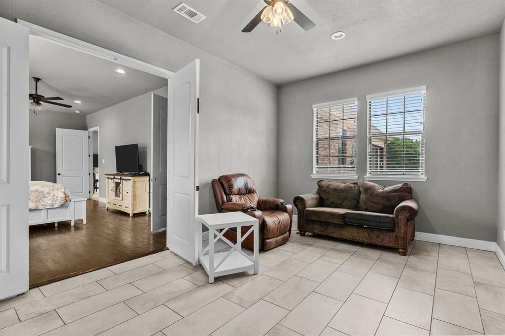 7348 Brady Oaks Drive Property Photo 12