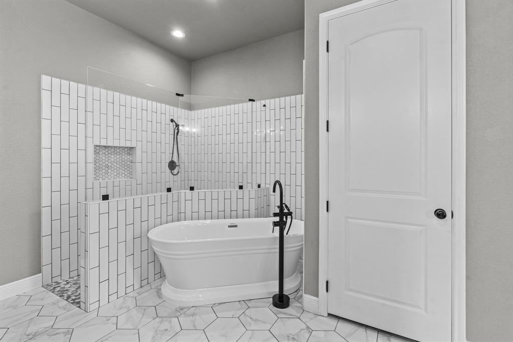 7348 Brady Oaks Drive Property Photo 13