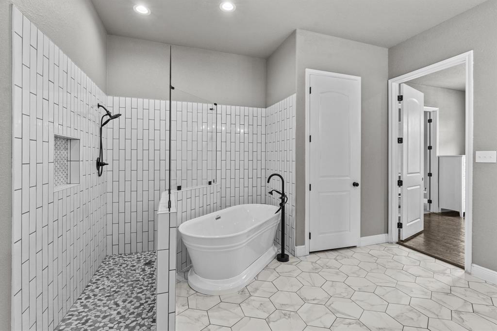 7348 Brady Oaks Drive Property Photo 14