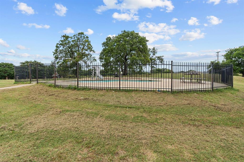 7348 Brady Oaks Drive Property Photo 22