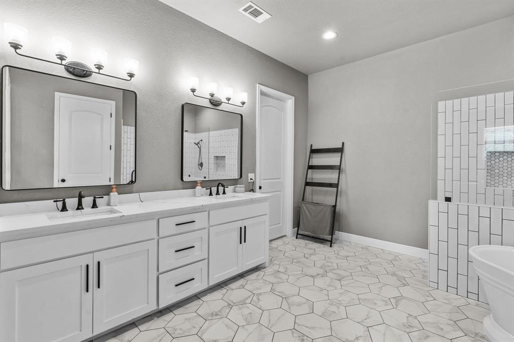 7348 Brady Oaks Drive Property Photo 25