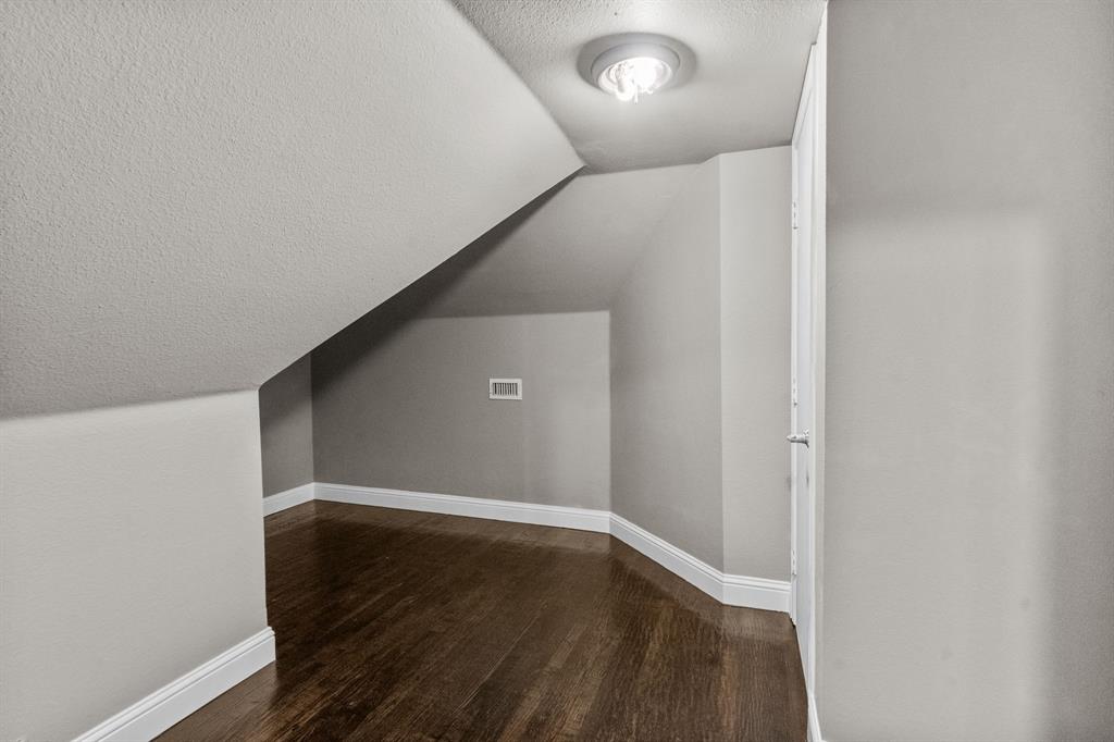 7348 Brady Oaks Drive Property Photo 31