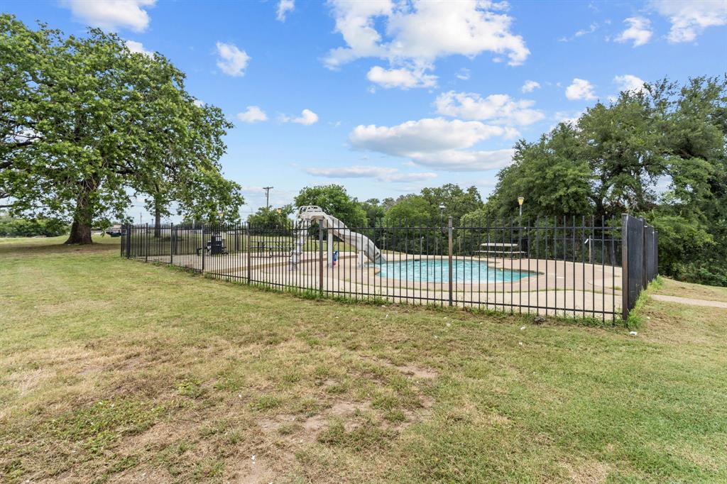 7348 Brady Oaks Drive Property Photo 32