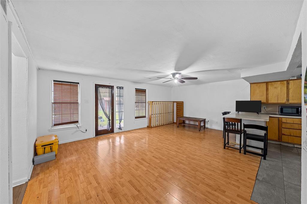 1905 Bell Street Property Photo 4