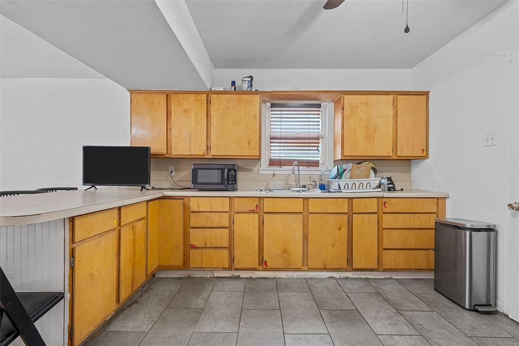 1905 Bell Street Property Photo 6