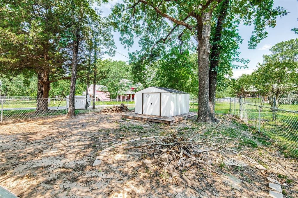 200 Lakeside Drive Property Photo 33