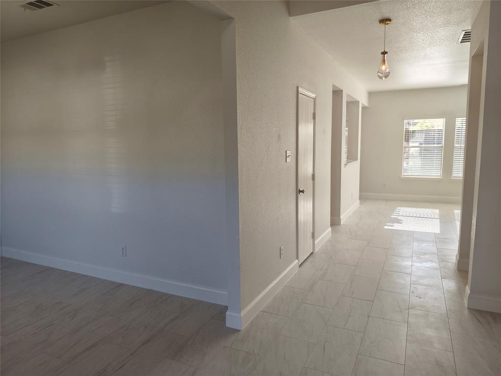 406 Stanley Falls Drive Property Photo 31