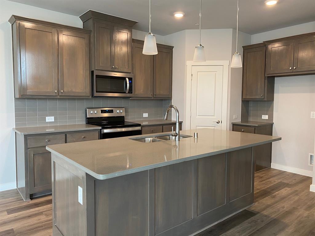 800 Emerling Property Photo 11