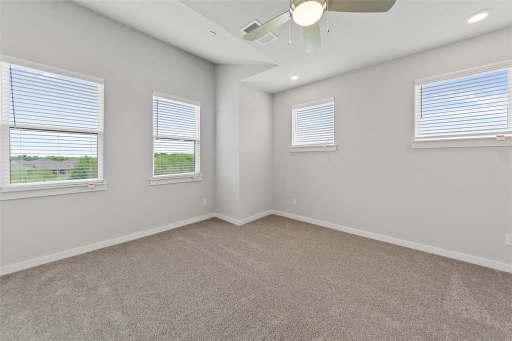 800 Emerling Property Photo 14