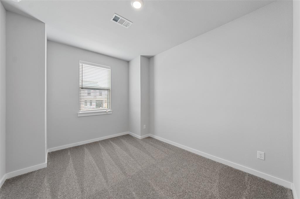 800 Emerling Property Photo 25