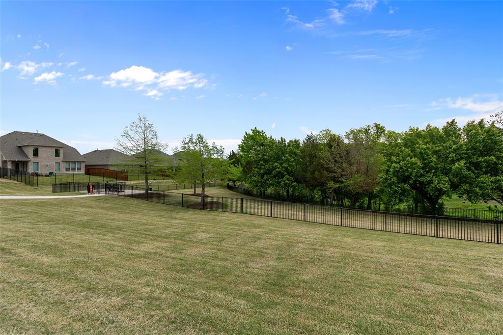 800 Emerling Property Photo 33