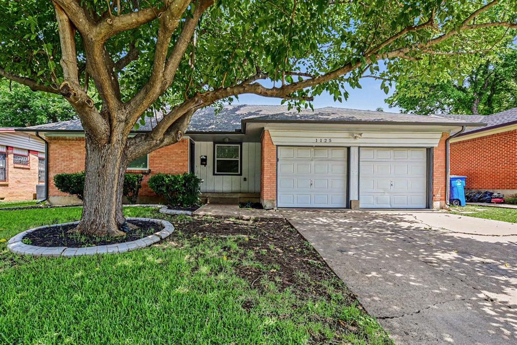 1125 Waweenoc Avenue Property Photo 1
