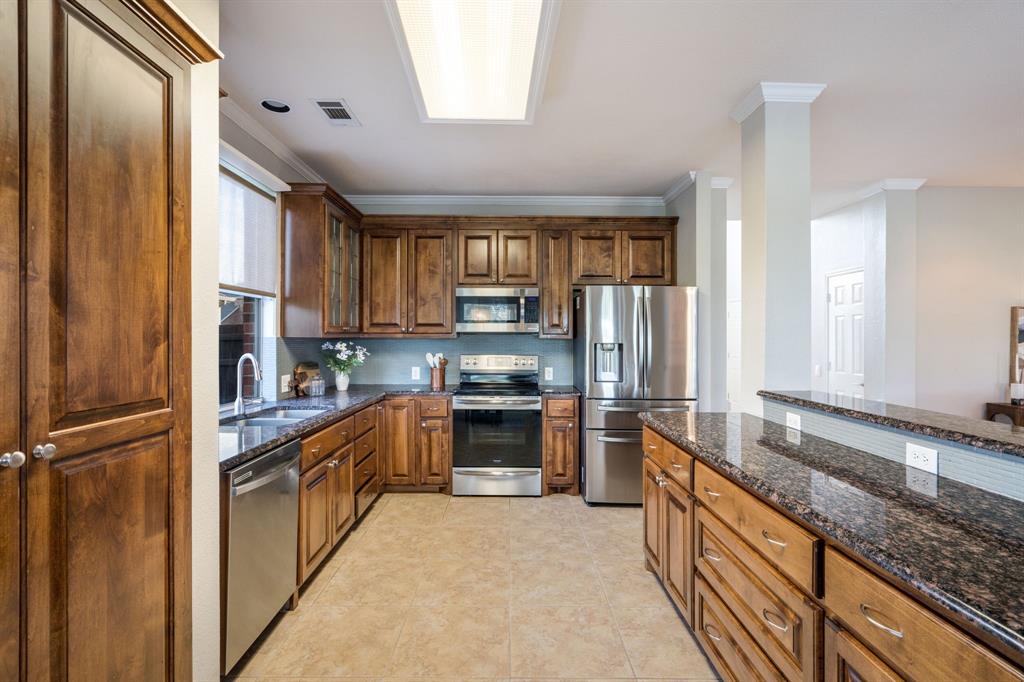 2733 Woodson Drive Property Photo 10