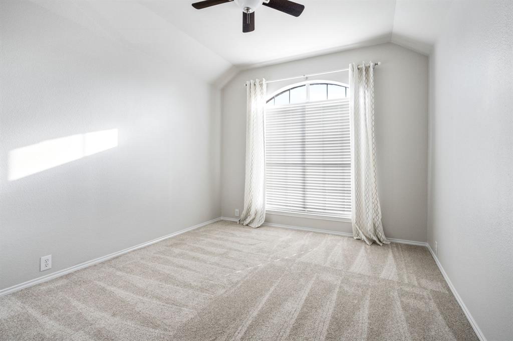 2733 Woodson Drive Property Photo 27