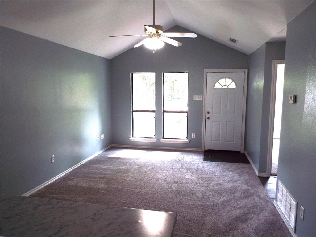 747 Luther Ln Property Photo 2
