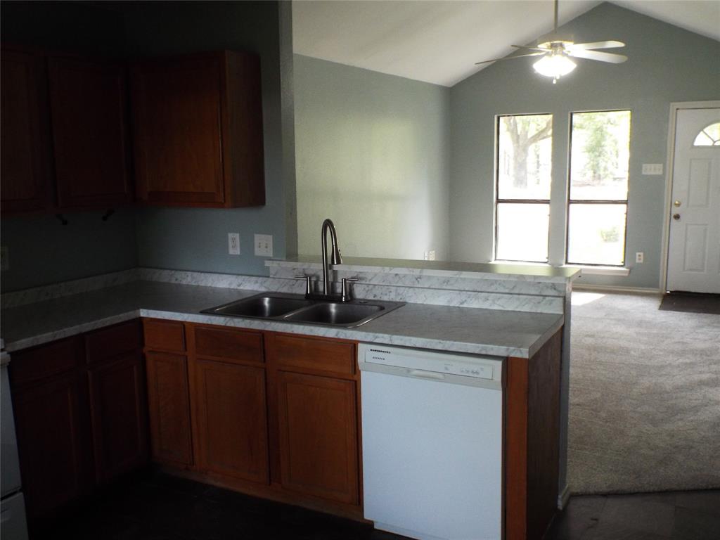 747 Luther Ln Property Photo 5