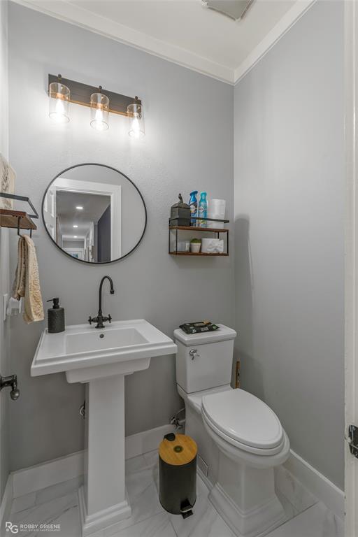 10454 Linwood Avenue Property Photo 13