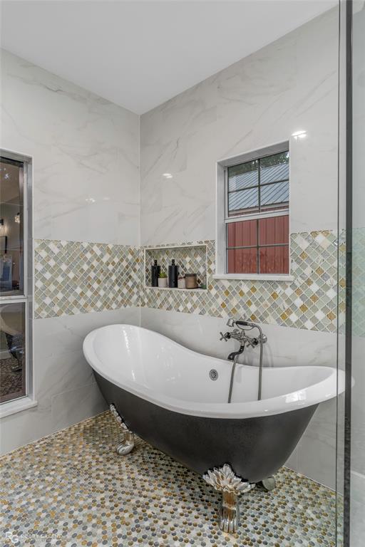 10454 Linwood Avenue Property Photo 16