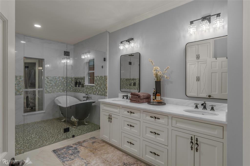 10454 Linwood Avenue Property Photo 17