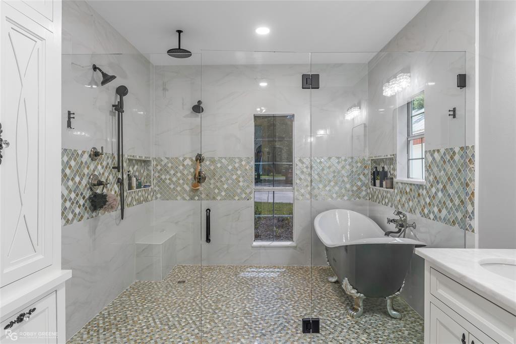 10454 Linwood Avenue Property Photo 18