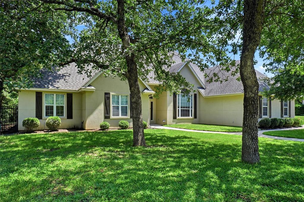 102 Manders Court Property Photo 1