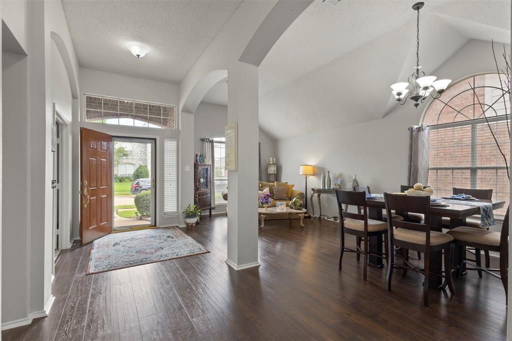 5025 Vineyard Lane Property Photo 4
