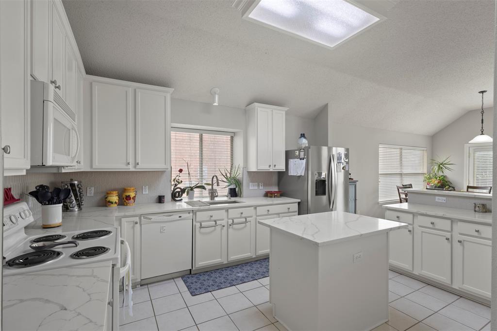 5025 Vineyard Lane Property Photo 7