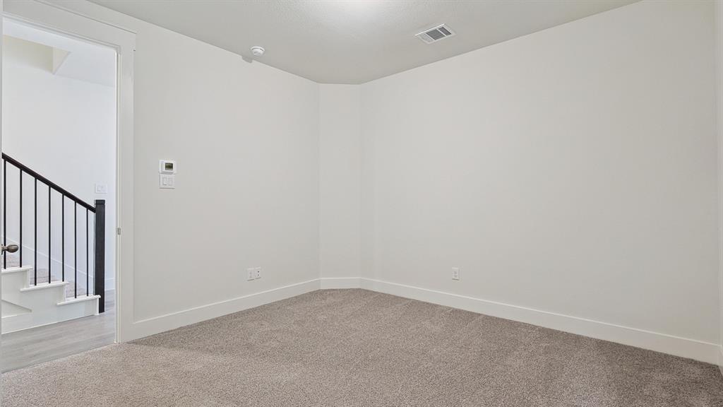 905 Meadowcrest Drive Property Photo 4