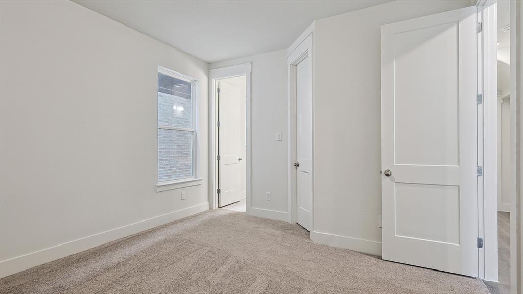 905 Meadowcrest Drive Property Photo 5