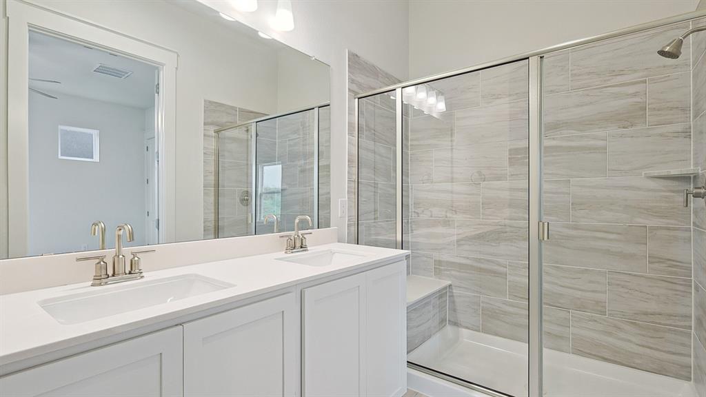 905 Meadowcrest Drive Property Photo 12