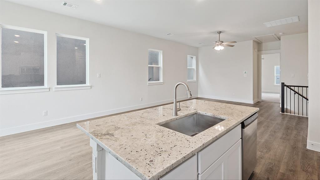 905 Meadowcrest Drive Property Photo 15