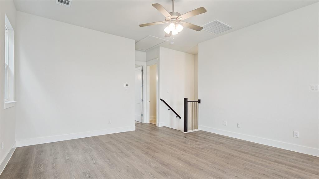 905 Meadowcrest Drive Property Photo 24
