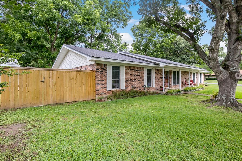 1002 S Lide Avenue Property Photo 2