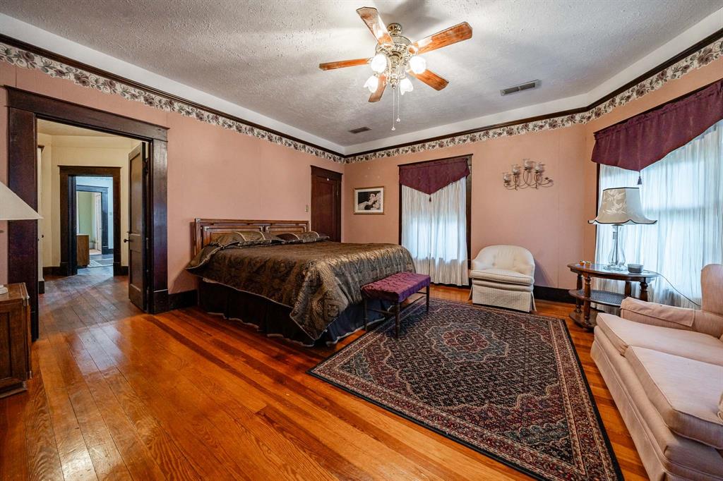 911 23rd Street Property Photo 25